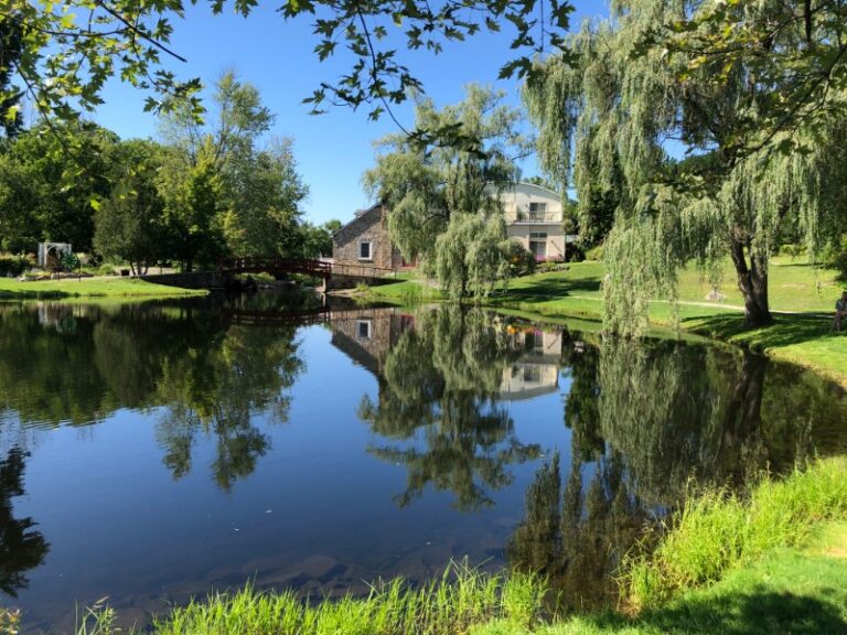 The country beckons: Financing cottages, waterfront homes and vacant land