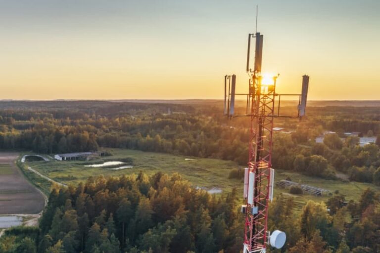 Mobile internet tower