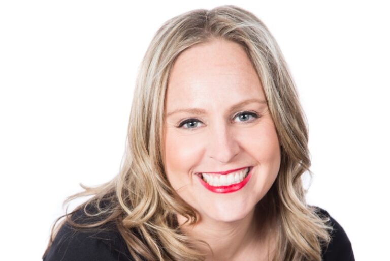 Lesley Pincombe (Mackay)