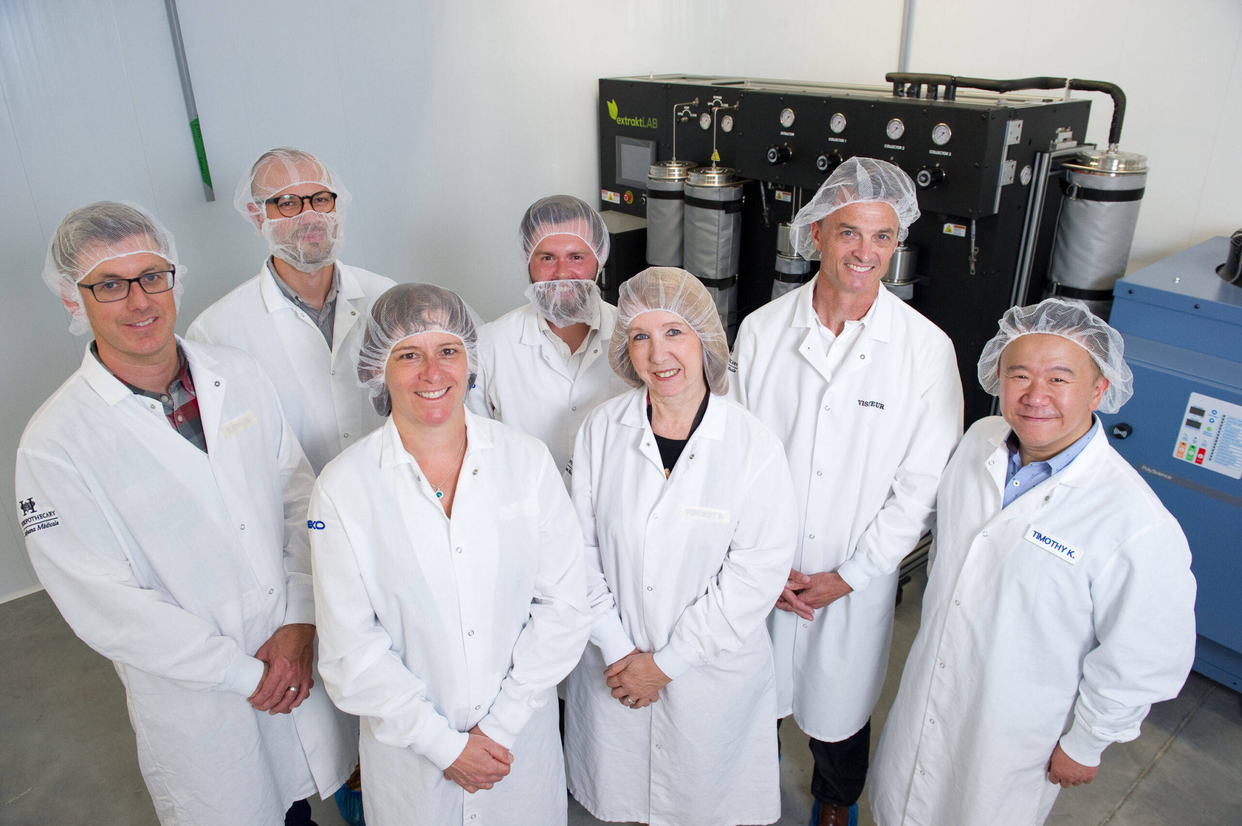 The teams from HEXO and Stratford Managers pose together.