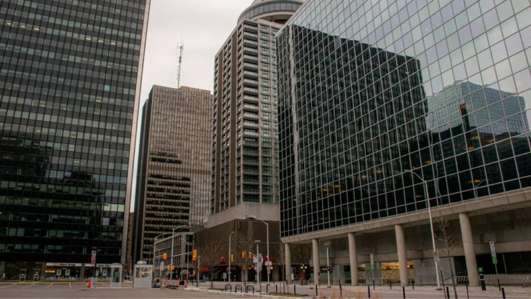 As federal workers return to the office, some decry lack of direction, long commutes