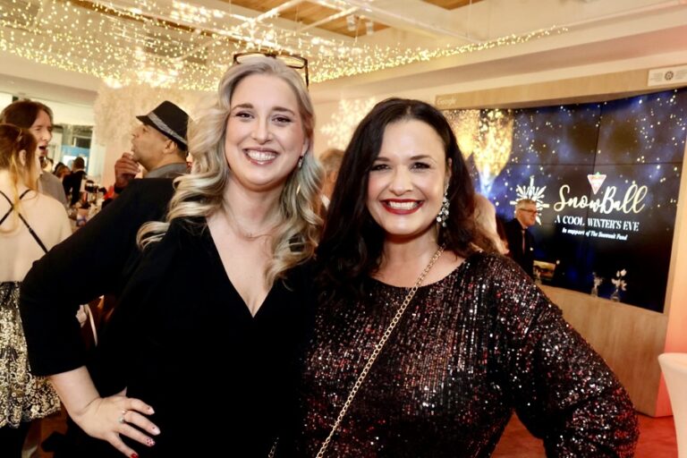 Steph Kelly, Sandra Plagakis