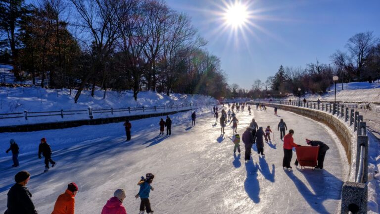 Extreme cold weather in Ottawa leaves Winterlude outdoor activities cancelled
