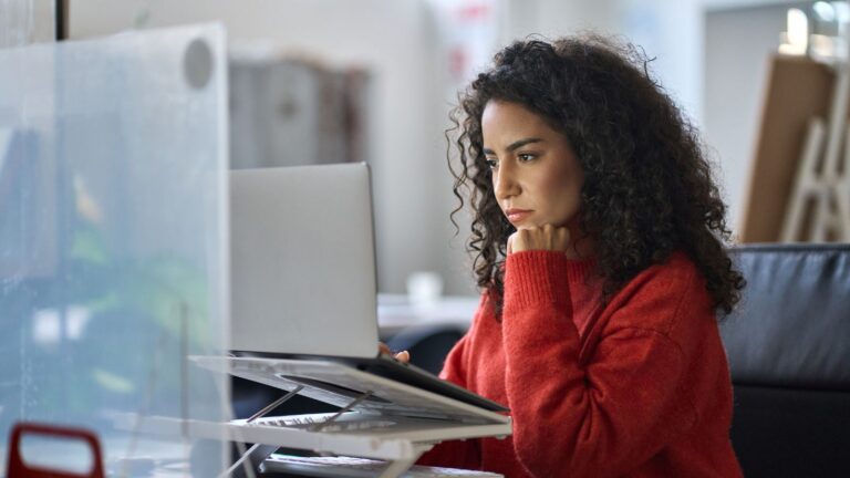 Women powered pandemic shift toward higher-paying jobs, but pay gap persists: RBC