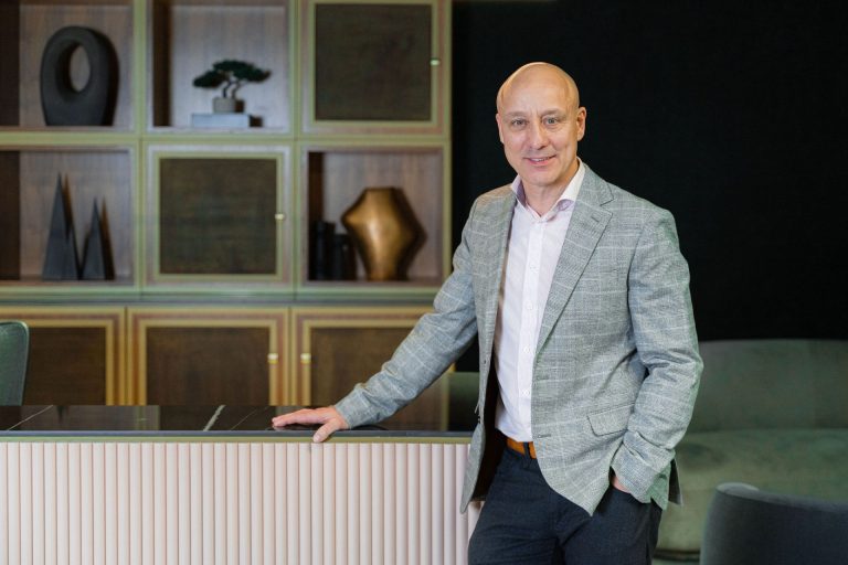 Kane Willmott, IQ Offices