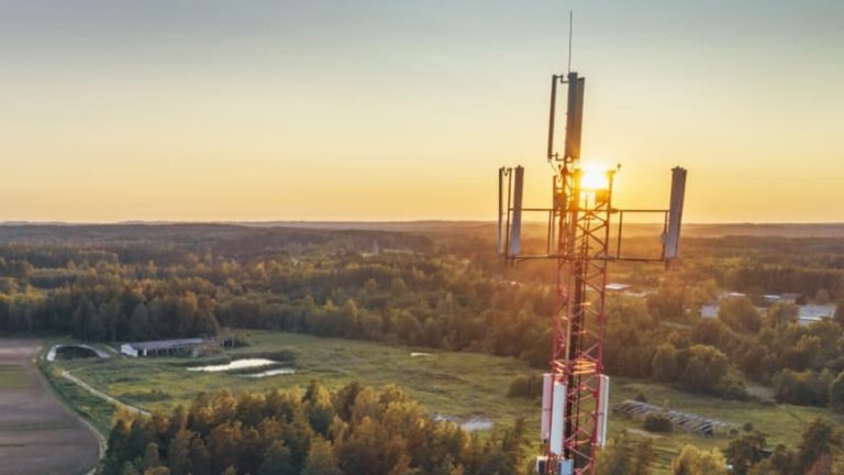 Mobile internet tower