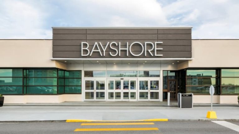 Bayshore Shopping Centre, opening new Uniqlo location