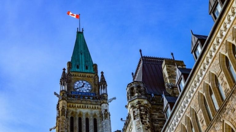 Federal services key for business growth