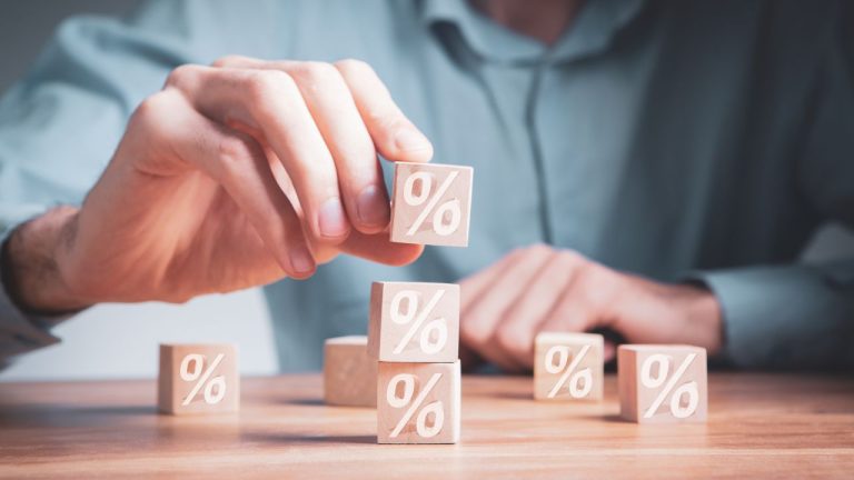 economy banks interest rate