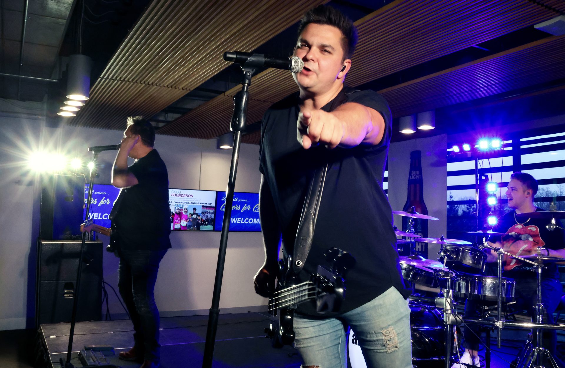 Labatt Cheers for Charity raises $30K for OSEG Foundation
