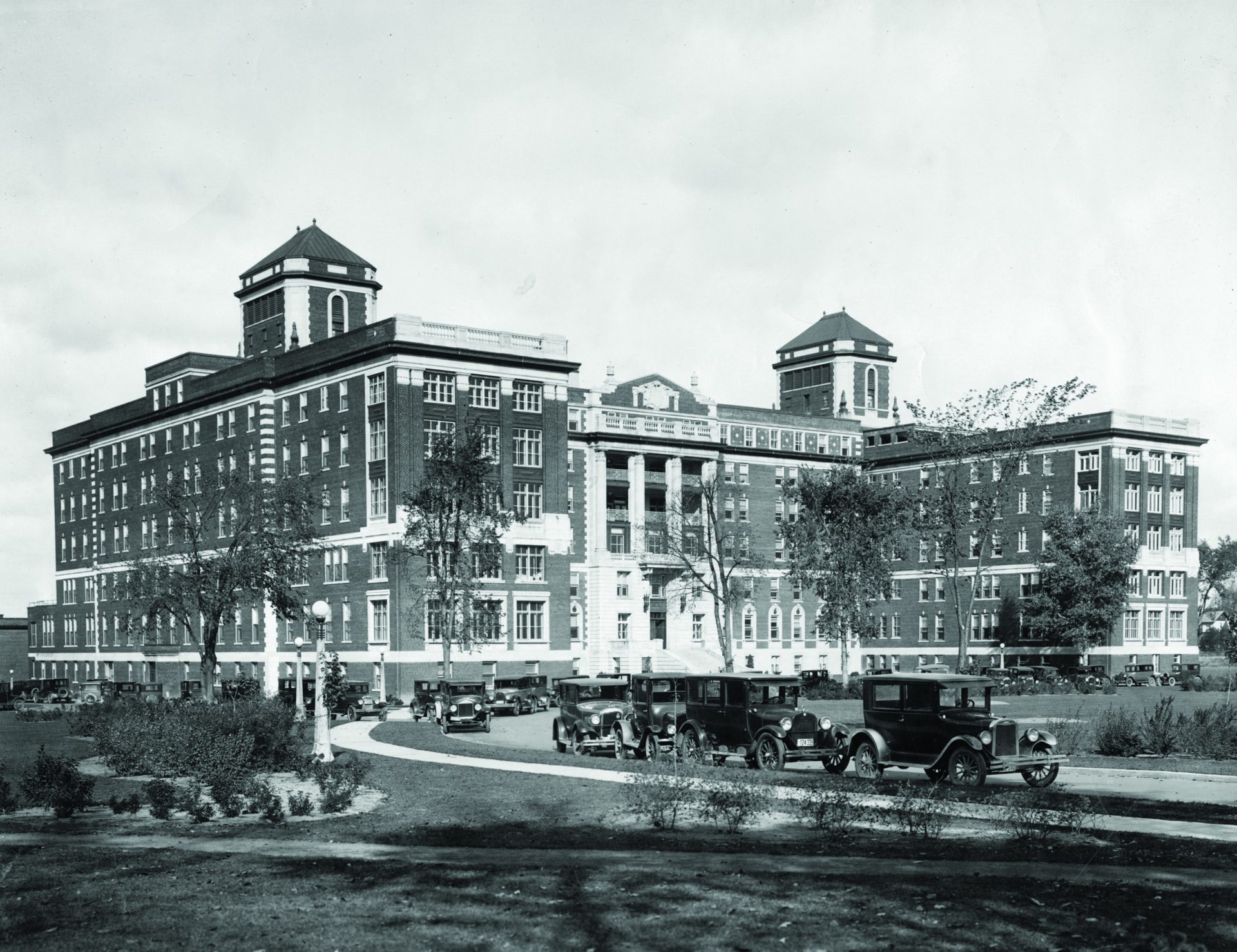 Historic image of the Ottawa Civic Hospital