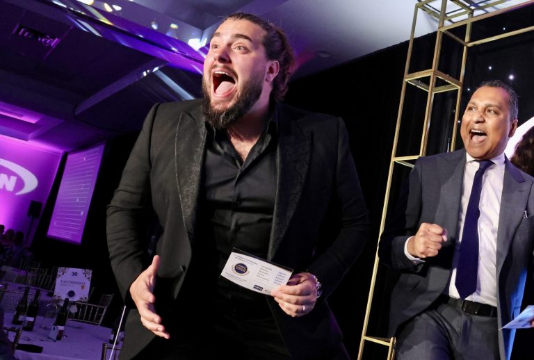 Gold Plate Dinner gives from the heart