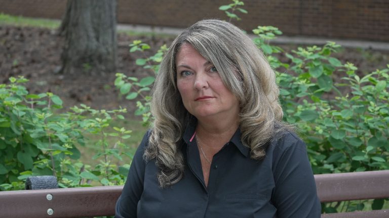 Kelly Daize headshot