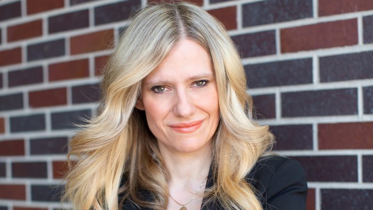 Sonya Shorey headshot