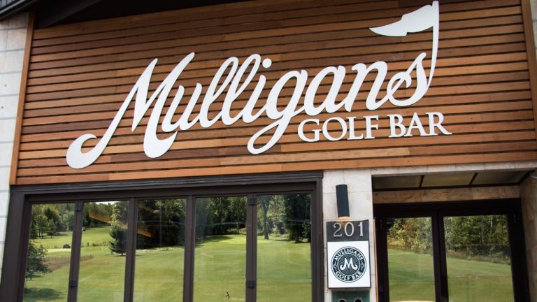mulligans golf bar - cameron ross