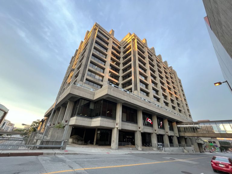 Place du Portage 165 Rue de l'Hotel de Ville