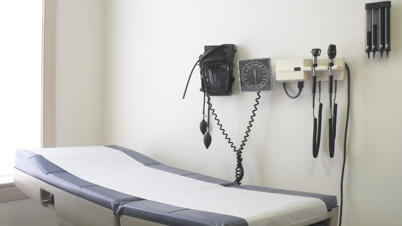 doctor office, sick note