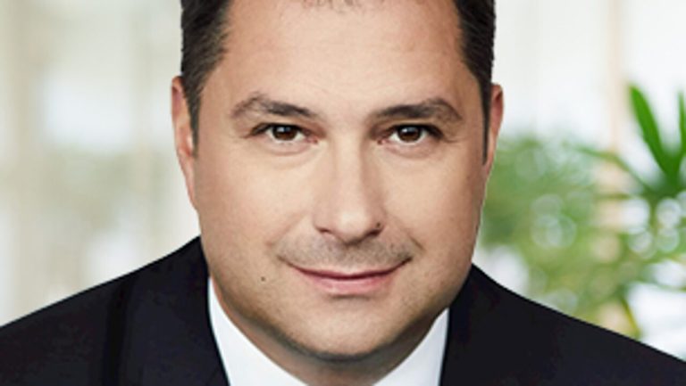 Top of Mind in Tech: Easy, right? Alexandre Synnett helps the feds tackle AI, fix the Phoenix pay system