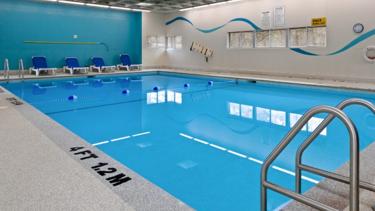 Castleview apartment pool