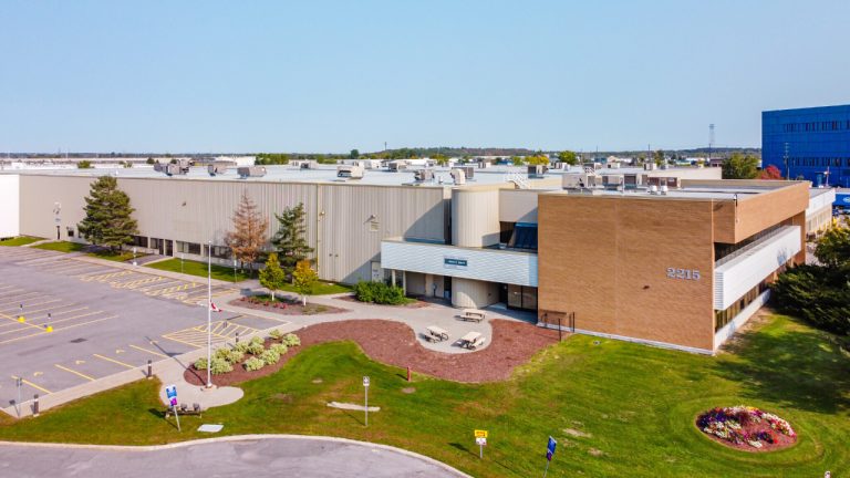 2215 Gladwin Crescent