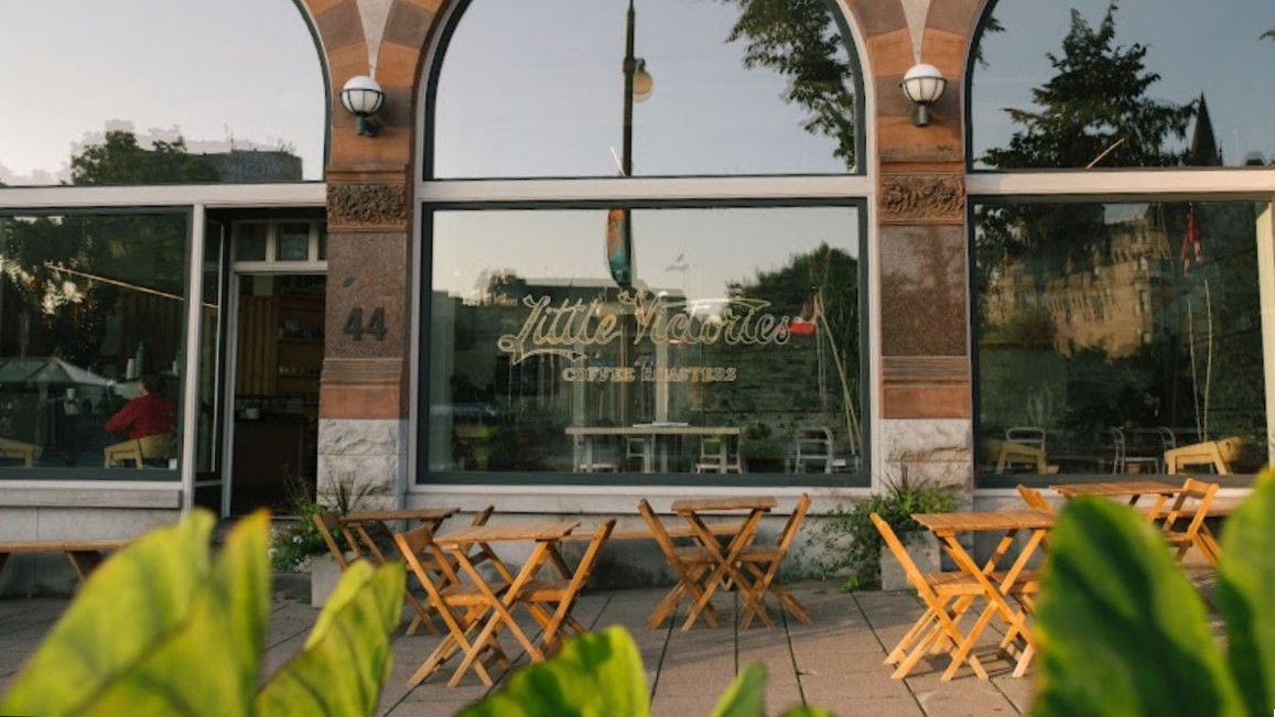 The patio at Little Victories on Elgin Street. Photo by Jordan Pizzuti