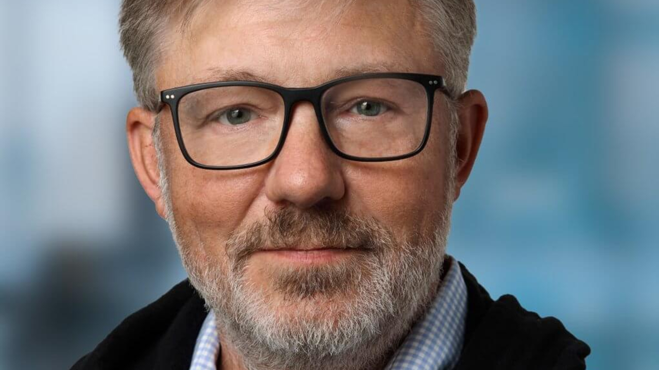 Stephen DeWitt new headshot