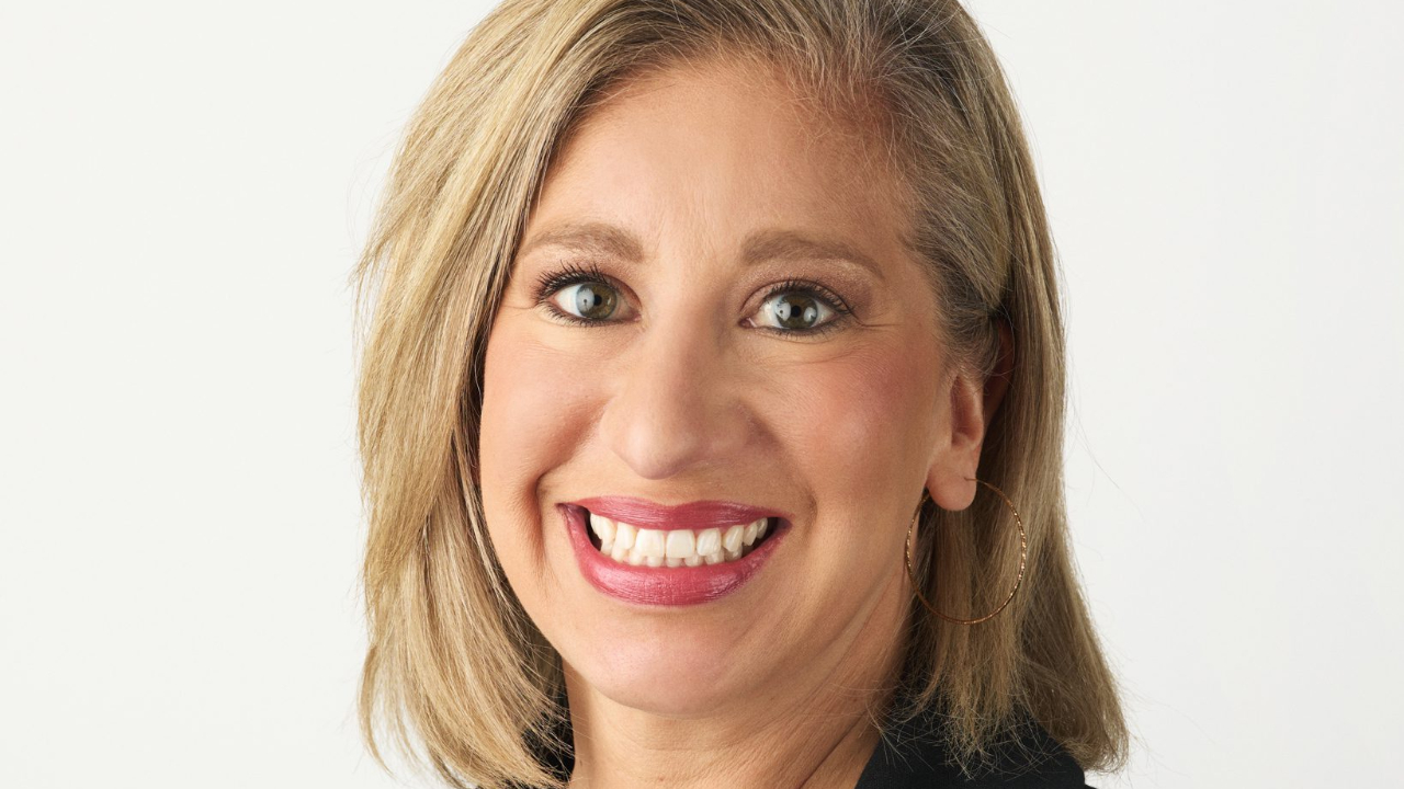 Jennifer Delevante-Moulen headshot