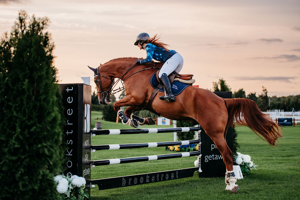 Horse jumping – Spurs and Sparkles