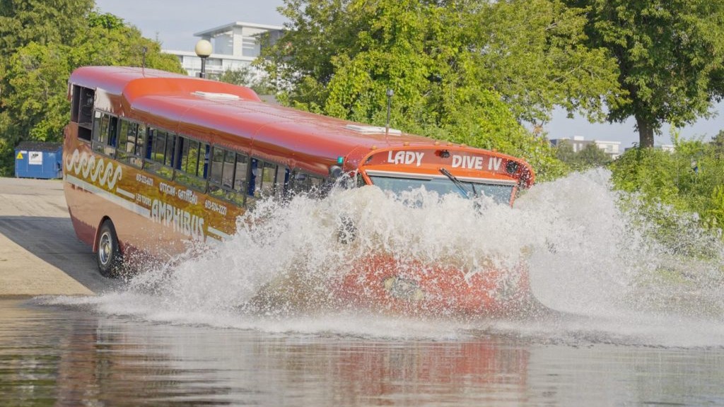 Lady Dive Tours has partnered with Ottawa Boat Cruise. Photo Credit: Lady Dive Tours