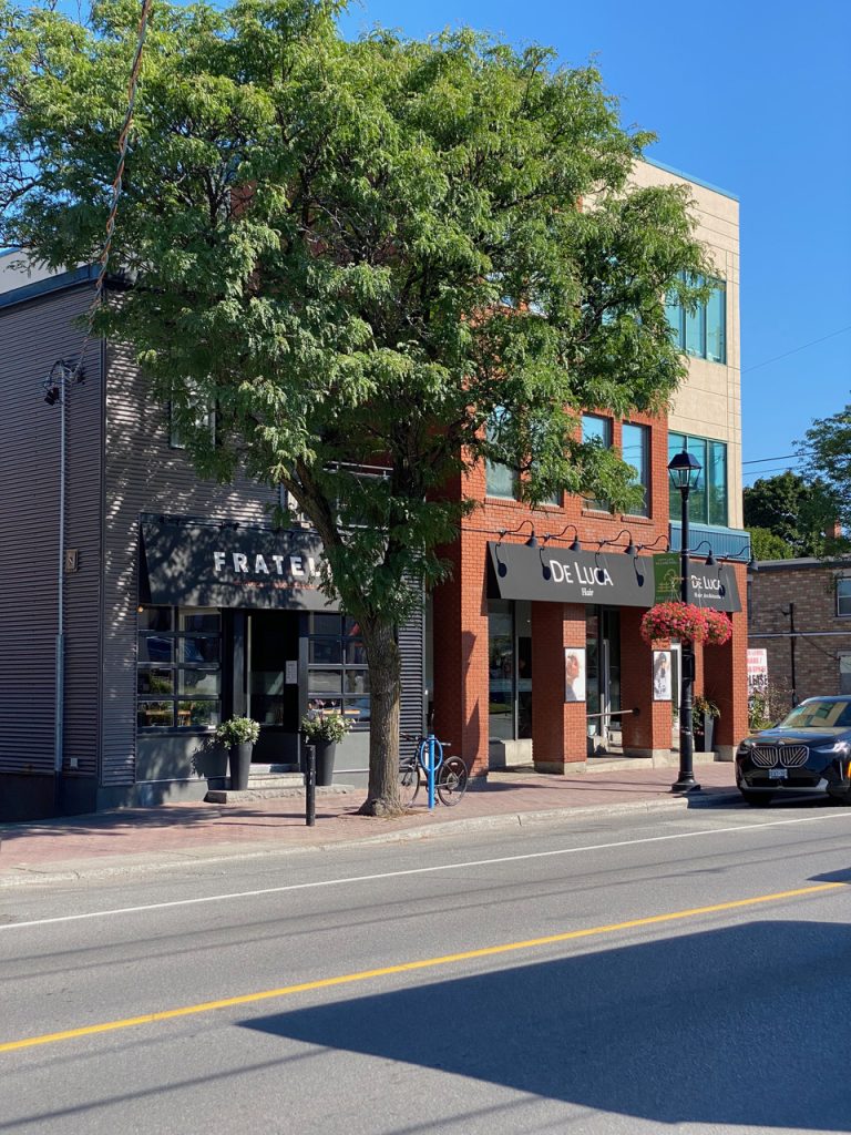 Fratelli serves tasty Italian food in a convivial atmosphere. Photo by Laura Byrne Paquet.