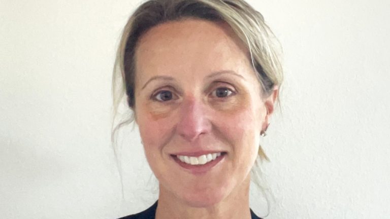 Hollie Huff headshot