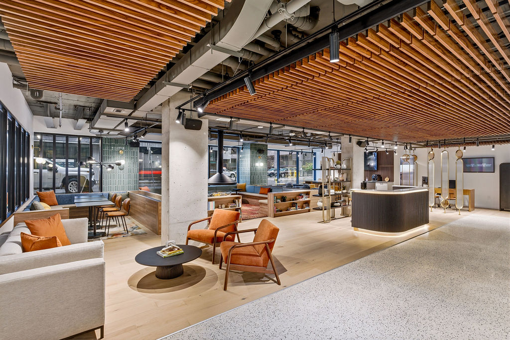 360LaurierAveW-Lobby-15
