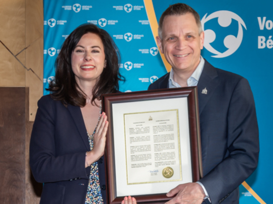 xecutive Director Jessie-Lee Wallace of Volunteer Ottawa, Mayor Mark Sutcliffe (Photo credits: Leona Campbell)