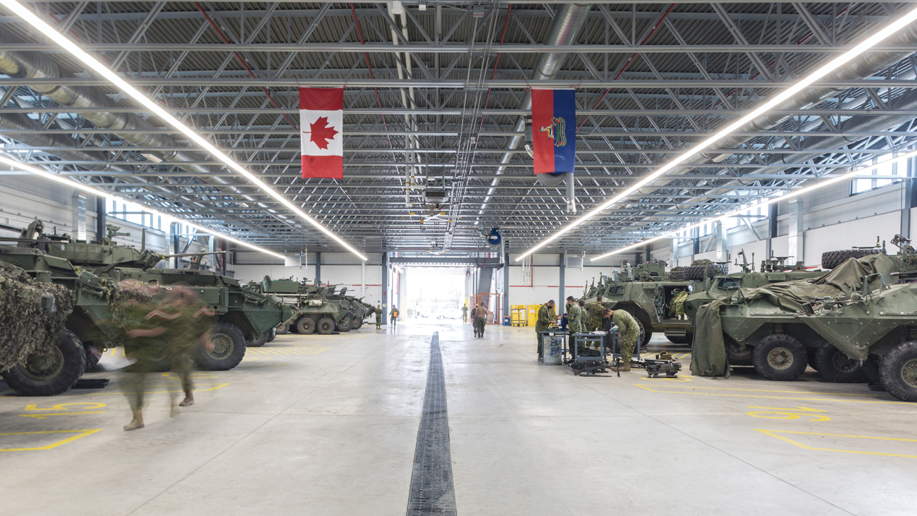 The Royal Canadian Dragoons facility in Petawawa, Ontario, was the first Defence Construction Canada project to use the Integrated Project Delivery model, which harnesses the expertise of all parties to optimize results, increase value to the owner, reduce waste, and maximize efficiency.