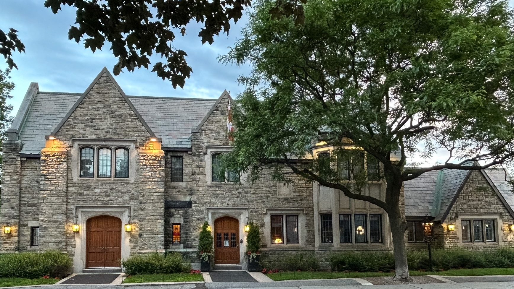 Photo of Hulse, Playfair & McGarry Central Chapel, 315 McLeod St. Photo by Janet Stephens.